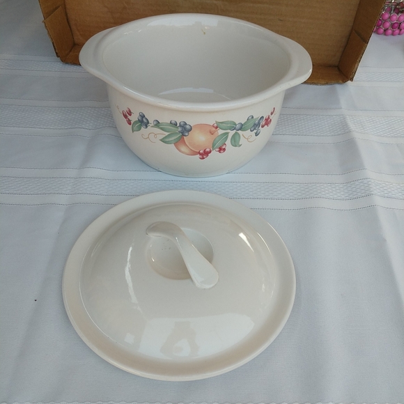 Corelle Coordinates Abundance Pattern 1.5 Qt. Stoneware Covered Casserole - Picture 9 of 11